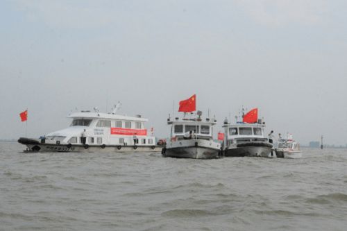 洪澤湖漁政亮劍出真招 保護區全面禁捕見實效